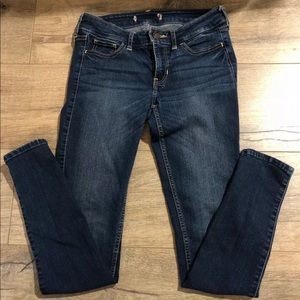 Hollister dark wash low rise skinny jeans